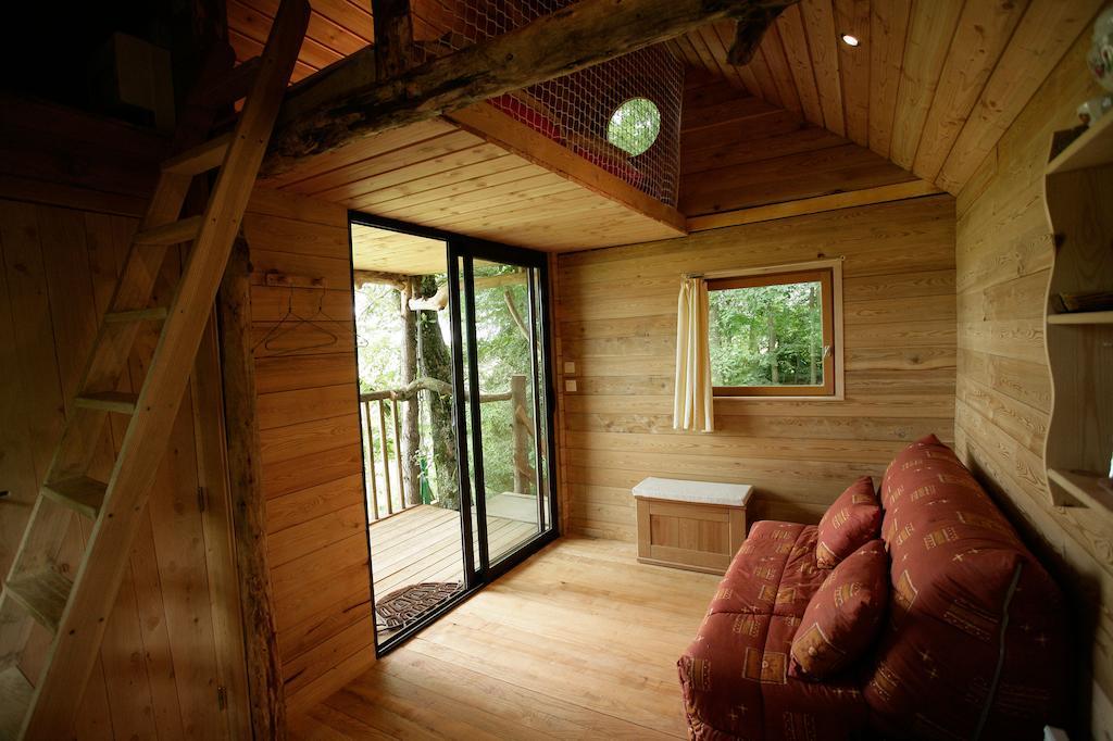 La Cabane Aux Secrets - Au Milieu De Nulle Part Outines 部屋 写真