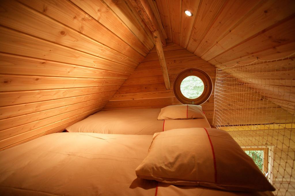 La Cabane Aux Secrets - Au Milieu De Nulle Part Outines 部屋 写真